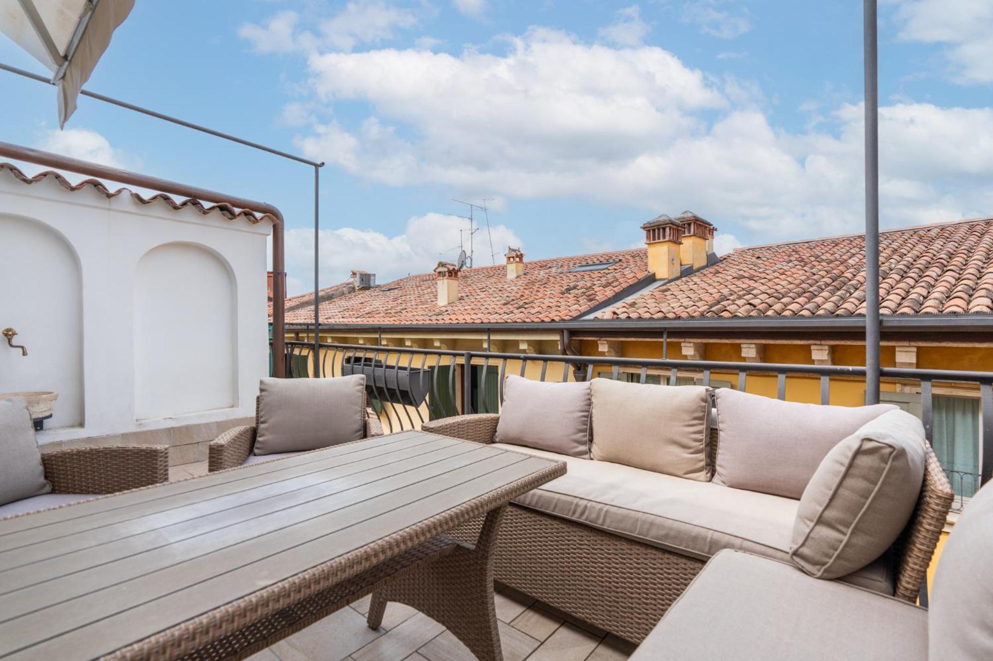 Domus Verona - Ampia Residenza Filippini A Pochi Passi Dall'Arena Eksteriør bilde